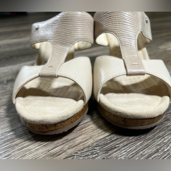 Rockport Emily 3" Wedge Slide Sand, sz:7.5 - Picture 7 of 8